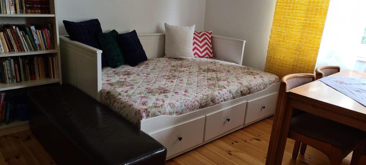 Nana-Eg-80M2 Sanierter Altbau-Parkplatz-Kleiner Garten-Wlan-Netflix-2Zimmer-Kueche-Dusche-Wanne-Waschmaschine Oberhausen  Esterno foto